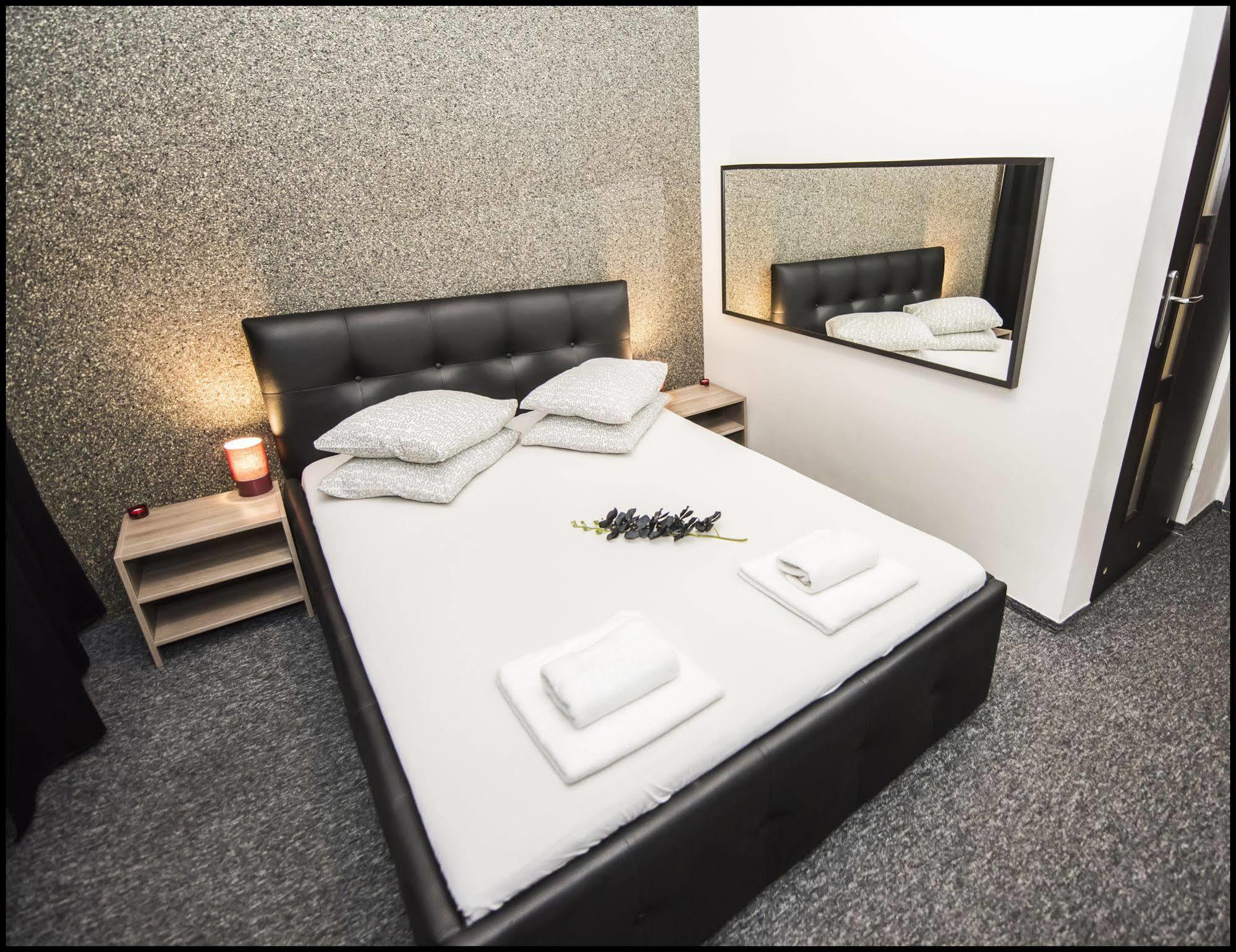 Apartament Z Jacuzzi Krakow Rynek Esterno foto